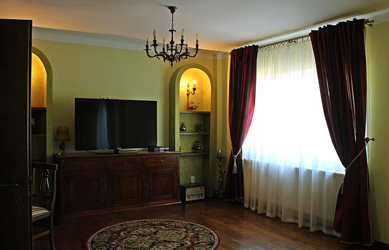 Antik Apartment Сибиу Экстерьер фото