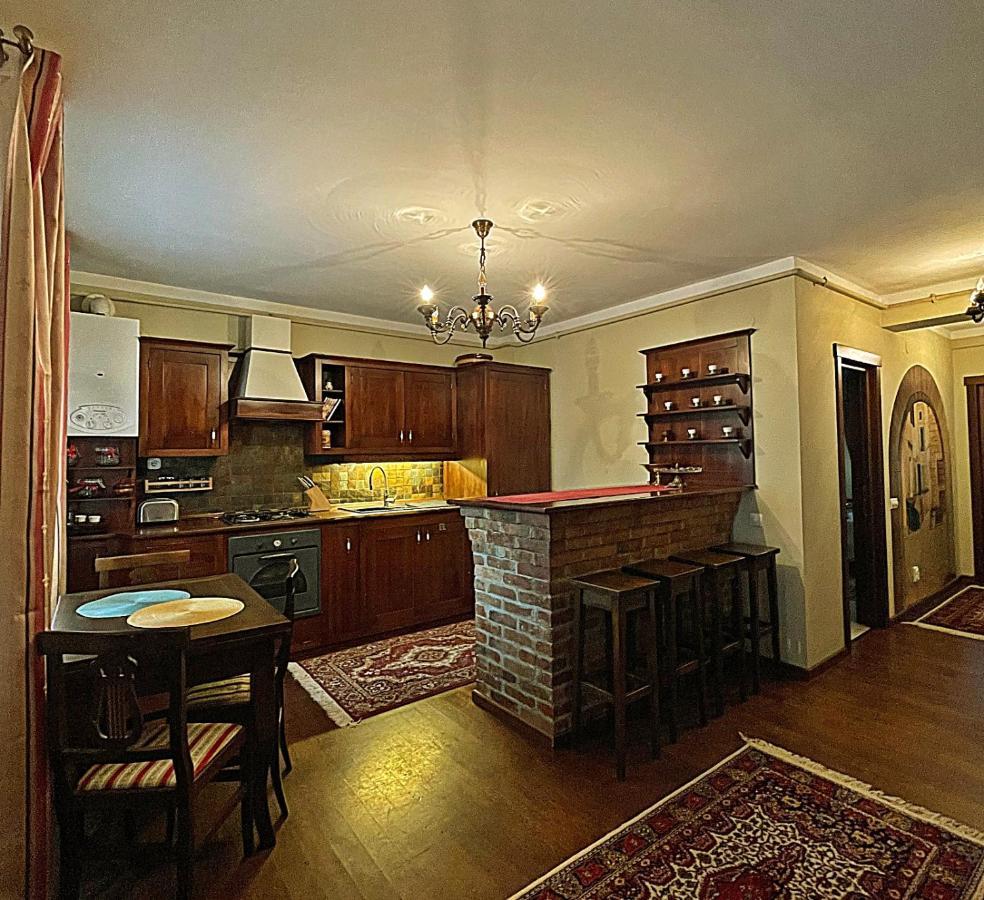 Antik Apartment Сибиу Экстерьер фото